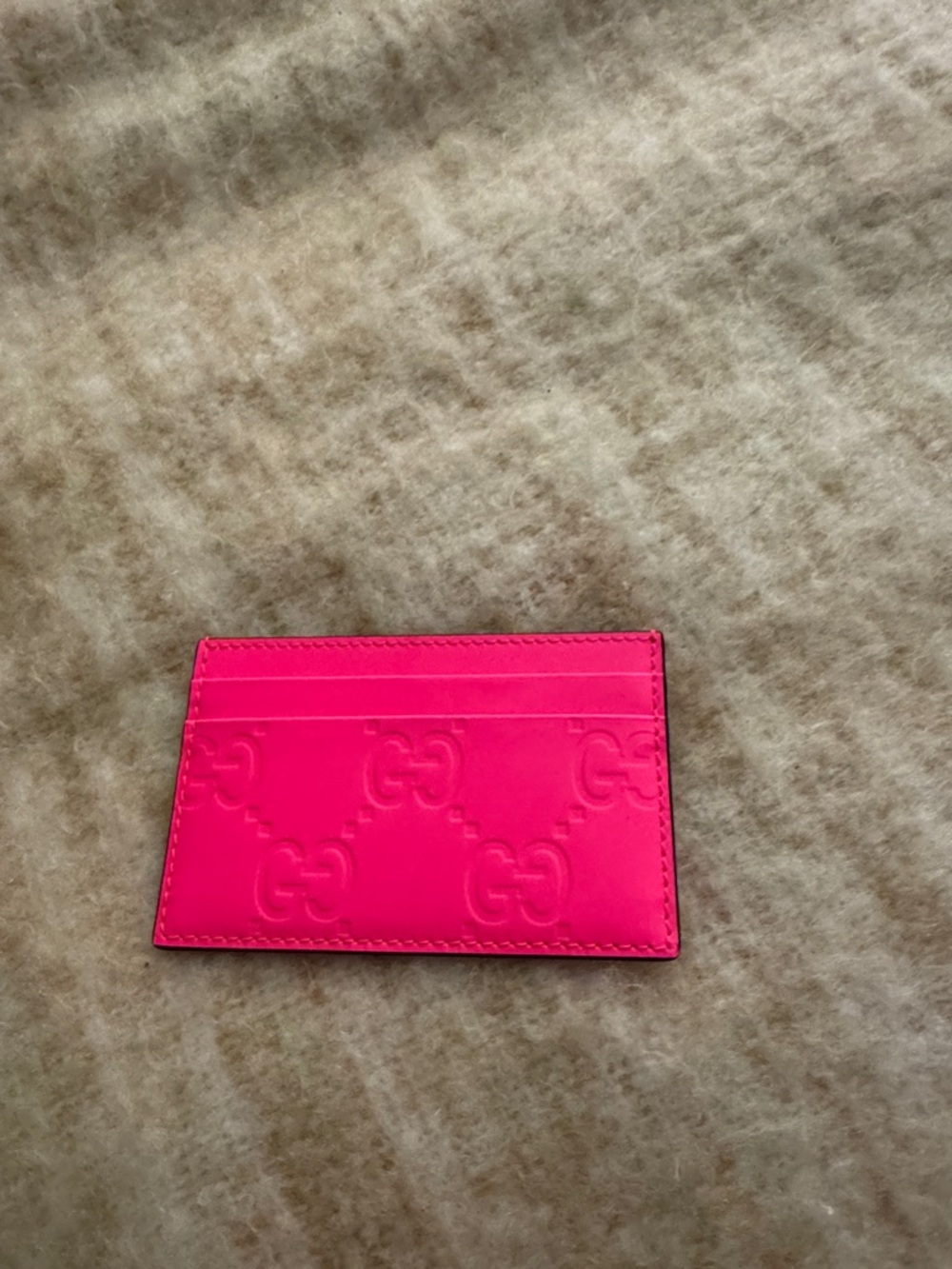 Gucci Neon Pink Embossed GG Card Holder - Picture 4 of 5